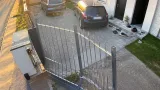 Delincuentes usaron un inhibidor para abrir un portón y robar dos autos en Quebrada de las Rosas