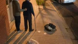 Denuncian que chofer de aplicación se llevó $1.670.000 tras ayudar a un jubilado a bajar del auto