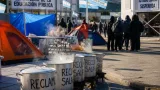 Docentes fueguinos inician la quinta semana de paro y mantienen cortes de actividades en toda la provincia