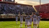 Gimnasia de Mendoza goleó 3-0 a Independiente y saltó a la cima de la Zona A