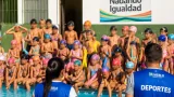 Merlo amplía el acceso al agua: más de 20 chicos de Mariano Acosta participaron de “Nadando Igualdad”