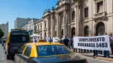 Taxistas exigen en San Miguel de Tucumán cumplimiento de la ordenanza que regula aplicaciones de transporte