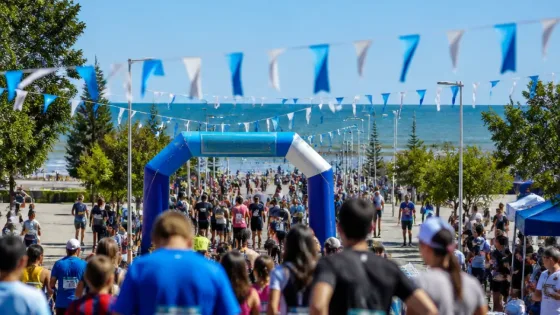 Rawson se prepara para la Corrida de Crónica: más de 370 atletas entre Plaza Rawson y Playa Unión