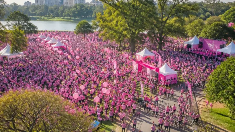 12.500 personas en Palermo: la Caminata Avon celebró 20 años y abrió Octubre Rosa