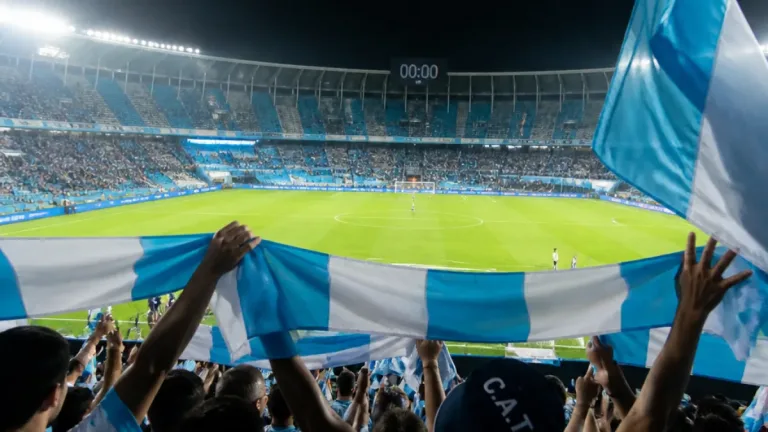 Atlético Tucumán busca aprovechar la mala racha de Racing en el Cilindro por la fecha 8