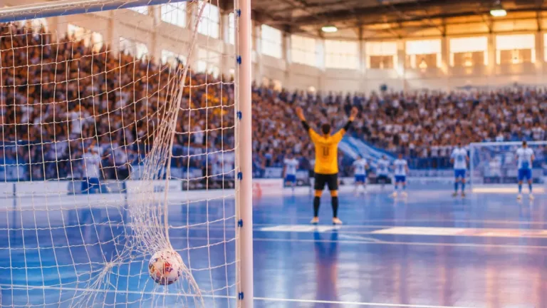 Con un gol desde campo propio, el arquero de Corrientes Capital selló la clasificación al cuarto de final