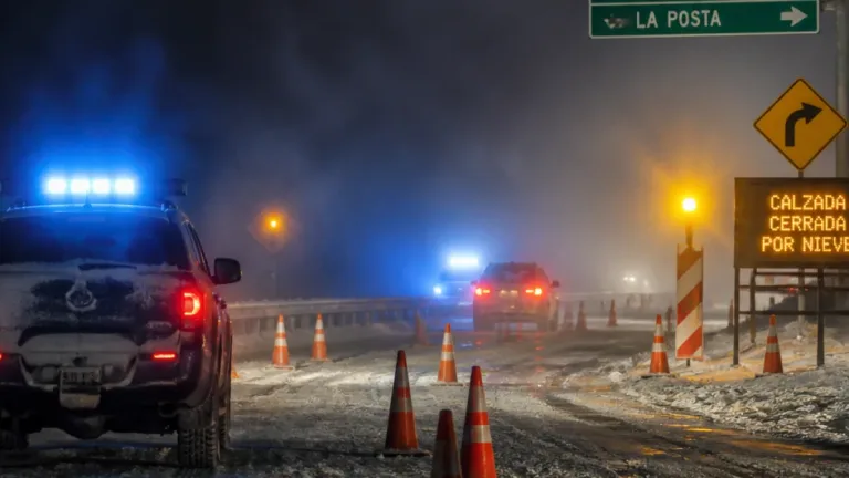 Cortaron el Camino de las Altas Cumbres por nieve e hielo: cerrada la E-34 en Traslasierra