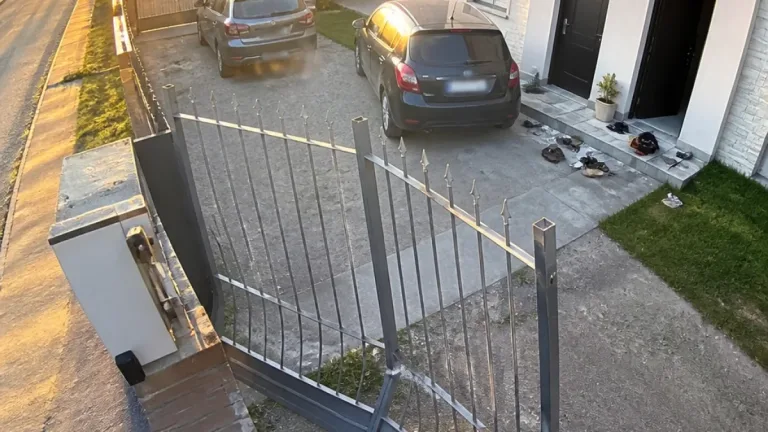 Delincuentes usaron un inhibidor para abrir un portón y robar dos autos en Quebrada de las Rosas