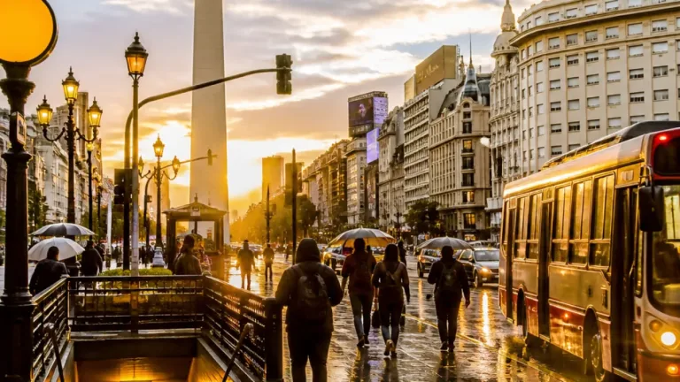 Fresco y con lloviznas: ¿qué esperar del tiempo en la Ciudad este sábado 15 de agosto?