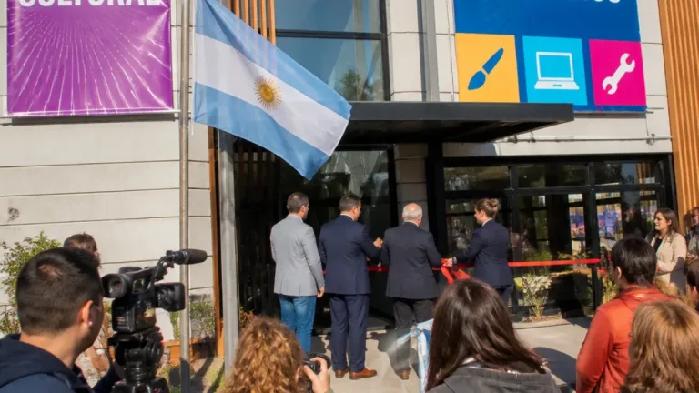 Inauguran nuevo Distrito Cultural y Escuela de Oficios en Villa Gobernador Gálvez