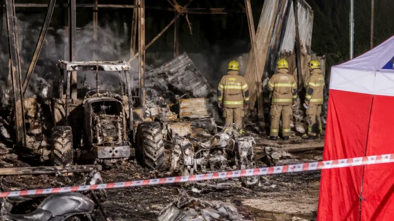 Incendio en depósito de Ugarteche destruyó maquinaria agrícola en Luján de Cuyo