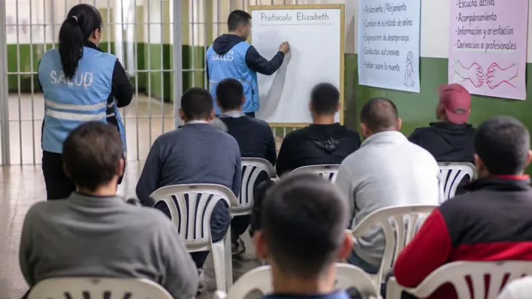 Junín: capacitaron a internos y personal de la alcaidía en prevención del suicidio