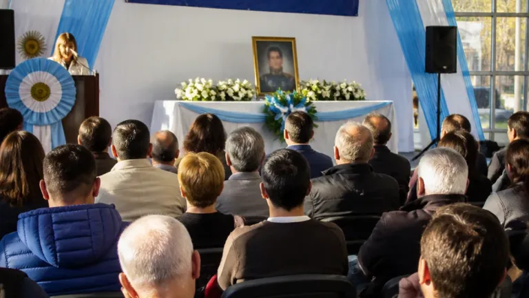 Las Heras homenajeó a los padres en el Día del Padre Sanmartiniano en la Sala Cultural Malvinas