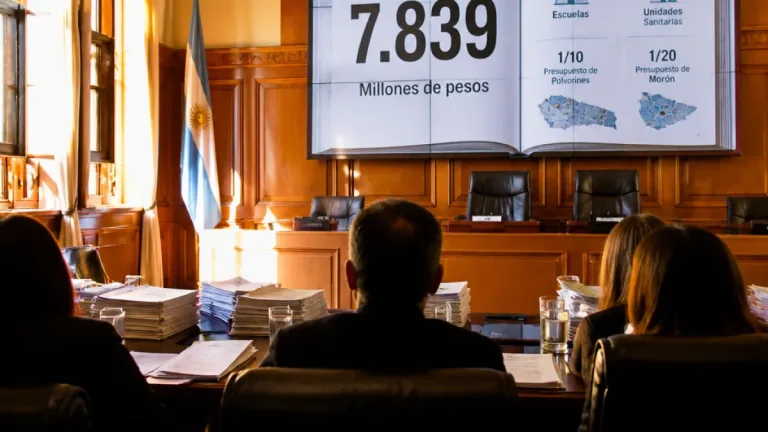 Morón: la planta municipal reportada es de 7.839 empleados y reaviva el debate por el gasto