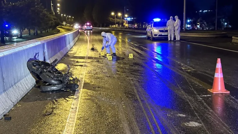 Rawson: un joven de 24 años murió tras chocar contra el muro en la doble trocha hacia Playa Unión