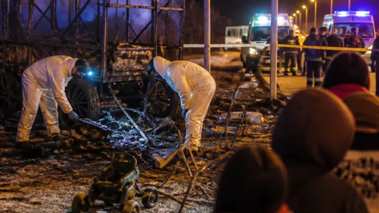 Un nene de 2 años murió tras un incendio en un parque de diversiones sobre la Ruta 9 en Jujuy