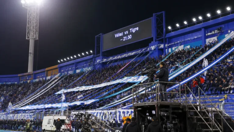 Vélez recibe a Tigre en Liniers: horario, estadio y transmisión del duelo de la fecha 10