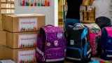 Amstetten: AK Niederösterreich übergibt Schulstartpakete an Frauenhaus