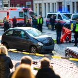 Pkw fährt in Fußgängerzone in Hofgeismar: mehrere Verletzte, Lenker in kritischem Zustand