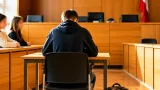 Feldkirch: Jugendlicher gesteht Drohungen gegen Mitschülerinnen vor Gericht