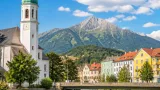 Imst: Polizei sucht Begleiter nach Fahrradsturz eines Buben am Auweg
