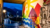 Jenbach: Anonymer Künstler übermalt Unterführung – Chance für Gemeindekooperation