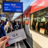 Überfüllter Railjet: ÖBB bot Fahrgästen 12 Euro fürs Aussteigen – Zug kam mit 51 Minuten Verspätung