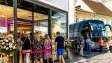 Neues Schlatzer-Reisebüro am Hauptplatz: Reisebus künftig in Deutschlandsberg stationiert