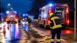 Ölspur in Weiz: Feuerwehr bindet Betriebsmittel auf 600 Metern