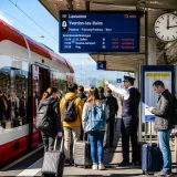 Überfüllter SBB-Zug: Passagiere in Yverdon aussteigen lassen — Diskussion über Sicherheit und Service