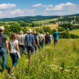 Rund 200 Landwirtinnen und Landwirte informieren sich in St. Martin über artenreiche Wiesen