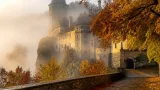Wolfsberg: Schloss in nebliger Herbststimmung zieht Blick auf sich