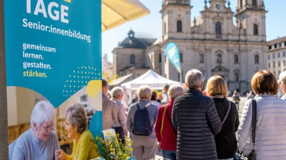 Linz: Neue Dachmarke „GUTE TAGE“ bündelt Seniorenbildung – Info-Stand am Domplatz