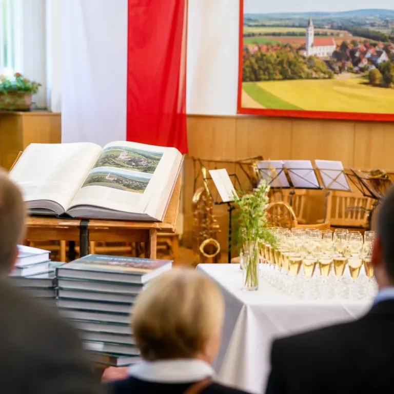 Raubach feiert 800 Jahre: 600-seitige Chronik wird beim Festakt vorgestellt