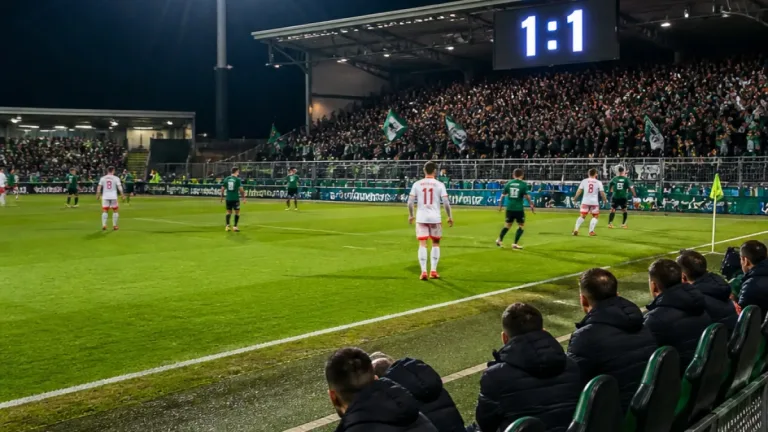 FC Red Bull Salzburg nach 1:1 in Ried: Effizienzprobleme und anfällige Standards sorgen für Unmut