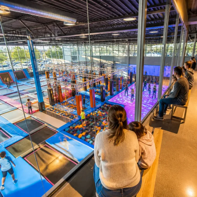 Salzburg bekommt größten Trampolinpark: JUMP DOME bietet 14 Attraktionen auf 4.500 m²