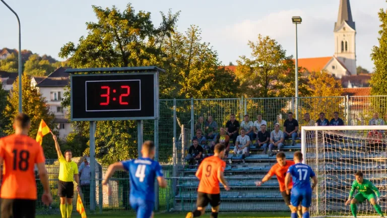 Güssing dreht Kellerduell in Minihof-Liebau mit 3:2 — frühe Führung entscheidet Partie