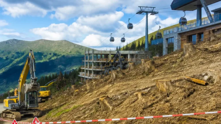 Kritik an Wagrainer Skihütten-Projekt: Rodungen, Bewilligungen und offene Fragen
