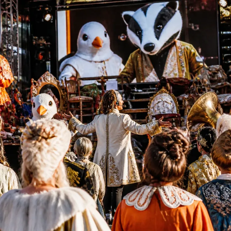 Stemanns «Unter Tieren»: Ein opulentes, aber teilweise ungerichtetes Jelinek-Abend bei den Festspielen
