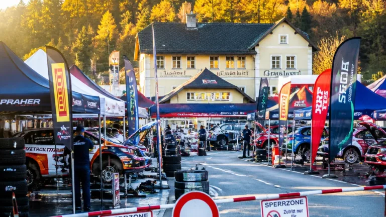 Premiere der Grasl-Rallye rückt Horn ins Rampenlicht: Zwei Tage Motorsport in Mörtersdorf