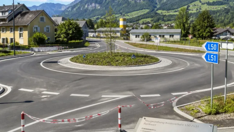 Rankweil: Neuer Beton-Kreisverkehr an L50/L51 eröffnet
