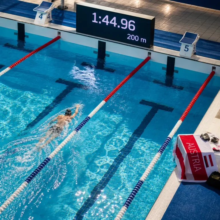 18-jähriger Christian Giefing verbessert OSV-Rekord über 200 m Freistil und unterbietet Olympia-Limit