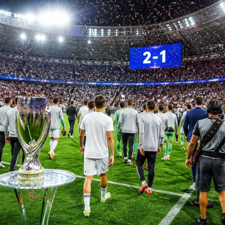 PSG verteidigt UEFA-Supercup: Kvaratskhelia und Doue sorgen für 2:1-Sieg gegen Aston Villa