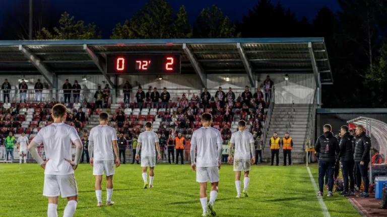 Vorwärts Steyr verliert vor heimischem Publikum: Ried Amateure entführen drei Punkte nach Steyr