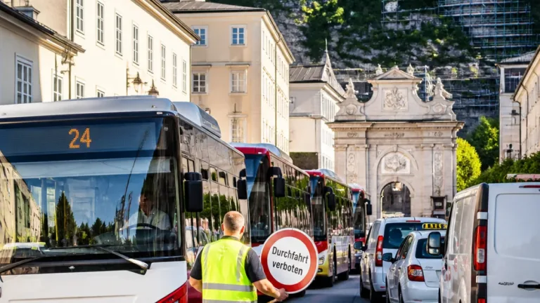 Wachdienst am Müllner Hügel: Neutor-Sperre verschärft Verkehrsprobleme in Salzburg