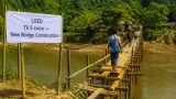 ৩ বছরে ভেঙে যাওয়া সেতুতে ঝুঁকিতে হাজারো মানুষ, নতুন সেতু নির্মাণের আশ্বাস