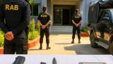 চন্দ্রগঞ্জ থানা থেকে লুট হওয়া পিস্তলসহ ‘ছোট নিশান’ গ্রেপ্তার: র‌্যাব জানায় মামলাও আছে