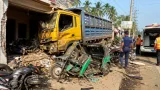হাতীবান্ধায় ট্রাক-অটোরিকশা সংঘর্ষে দুই নিহত, তিন আহত