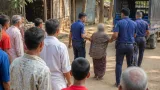 কুষ্টিয়ায় মামলার বাদী ৬৫ বছরের বৃদ্ধাকে বাড়ি থেকে থানায় নেওয়ার অভিযোগ