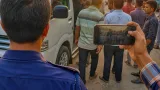 মাগুরায় মাইক্রোবাস স্ট্যান্ডে পুলিশ সদস্যকে প্রকাশ্য মারধরের ঘটনায় সাবেক ছাত্রদল নেতার গ্রেফতার